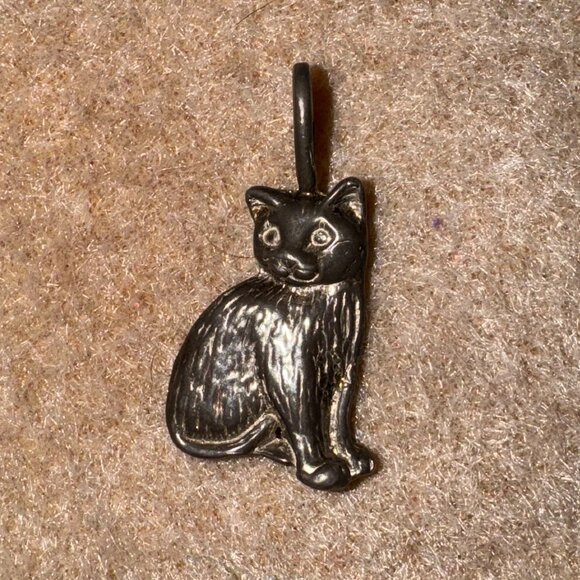 Sterling Silver Cute Cat Pendant - Picture 1 of 16